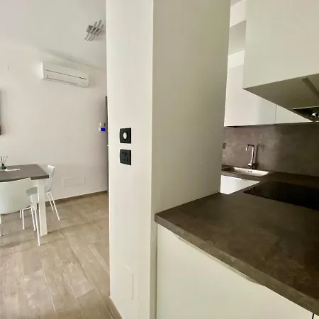 Ampio Bilocale Con Terrazzino, Box E Piscina - Poggio Fiorito דירה *
