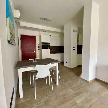Ampio Bilocale Con Terrazzino, Box E Piscina - Poggio Fiorito דירה *