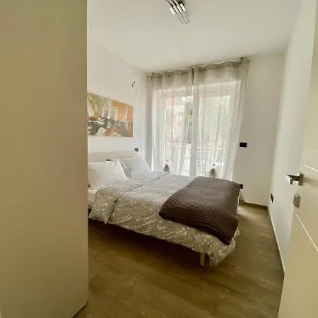 Ampio Bilocale Con Terrazzino, Box E Piscina - Poggio Fiorito דירה *