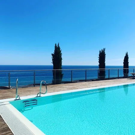 Apartment Ampio Bilocale Con Terrazzino, Box E Piscina - Poggio Fiorito *
