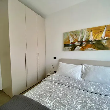 Apartment Ampio Bilocale Con Terrazzino, Box E Piscina - Poggio Fiorito