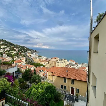 Ampio Bilocale Con Terrazzino, Box E Piscina - Poggio Fiorito * Alassio